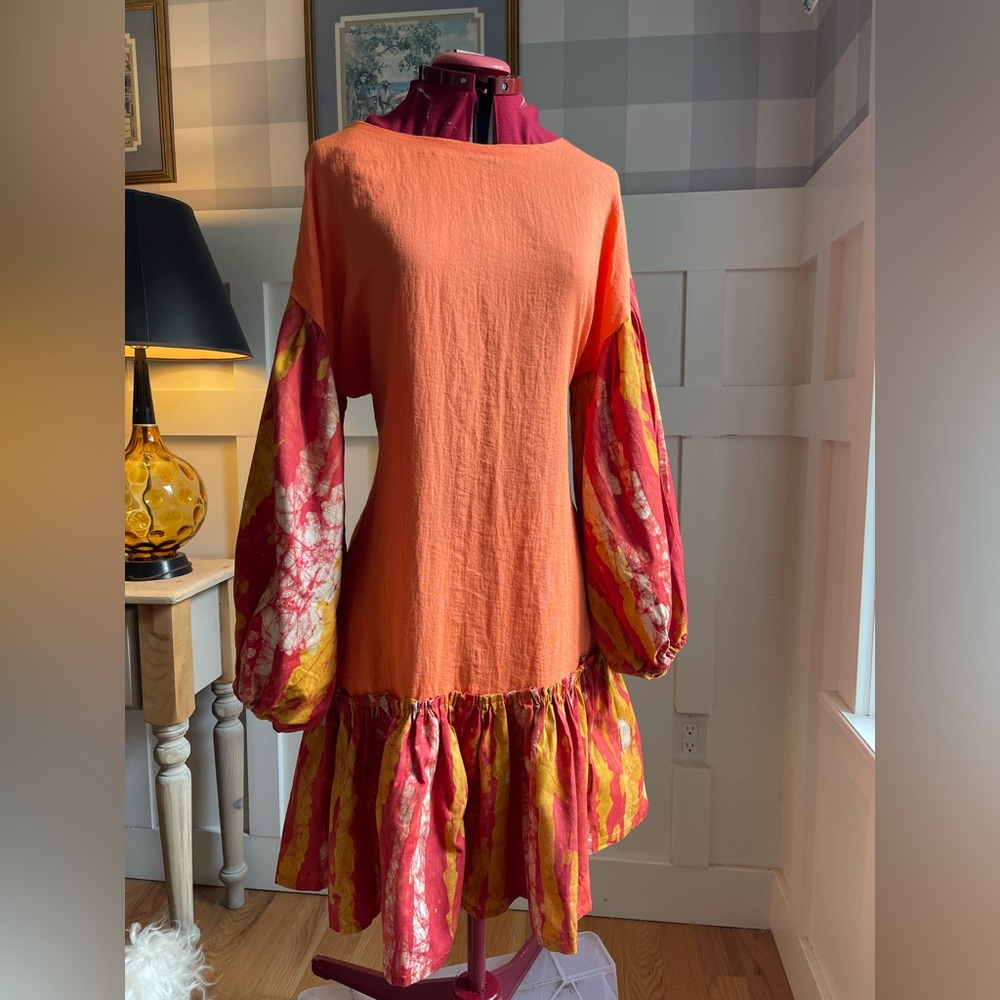 Women's Coral Midi Dress with Patterned Balloon Sleeves
